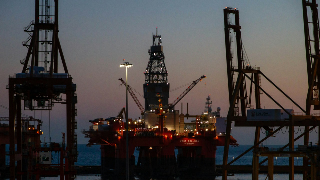 Petrolde yön arayışı: Gözler ABD-İran diplomasisi ve Hürmüz Boğazı'nda